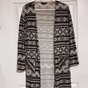 Long sleeves cardigan sweater for women.